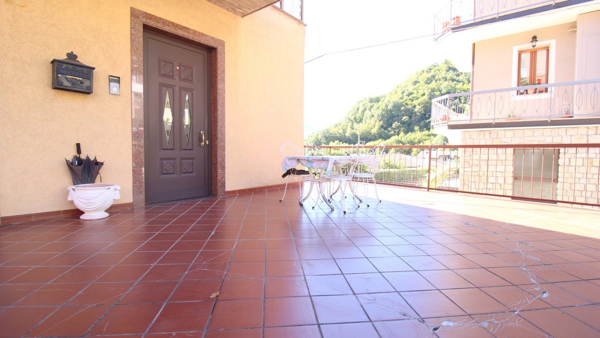 LUMEZZANE (BS) S. Apollonio – Casa singola con due appartamenti