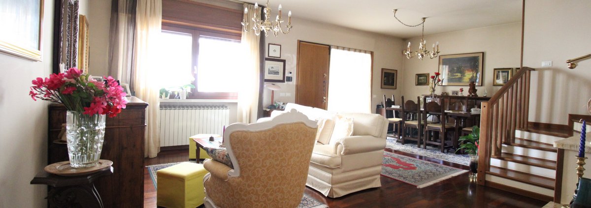 LUMEZZANE (BS) Piatucco – Villetta con giardino e box auto